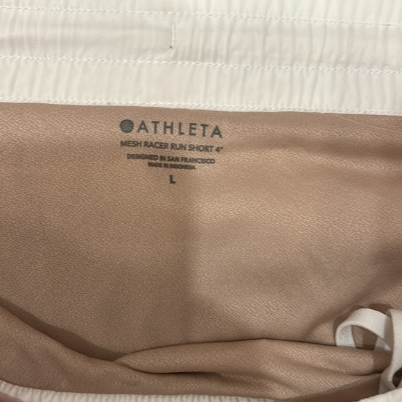 Athleta Mesh Racer Short 4” - Picture 4 of 4
